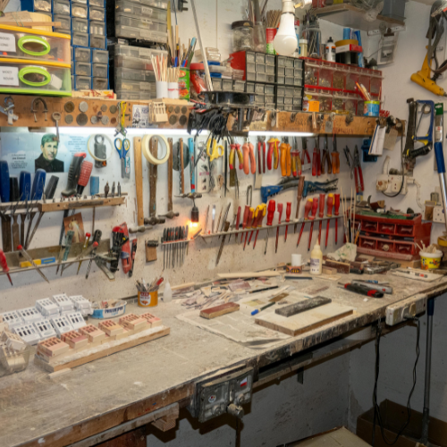 Green and White Modern Talent Hunt Logo